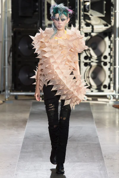 Look 13